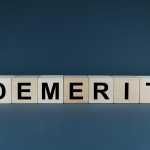 裏側矯正のデメリットとは？メリットや治療費用・期間についても解説